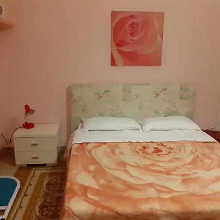 La Casa Di Rosa Alloggio in famiglia Messina